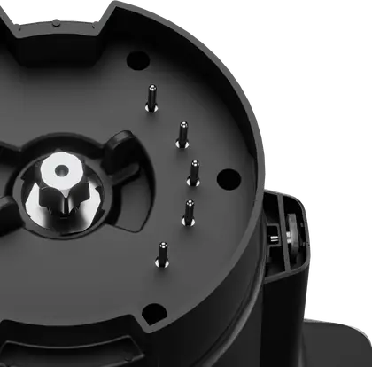 Underside of the jar with the blade lock and coupling pins